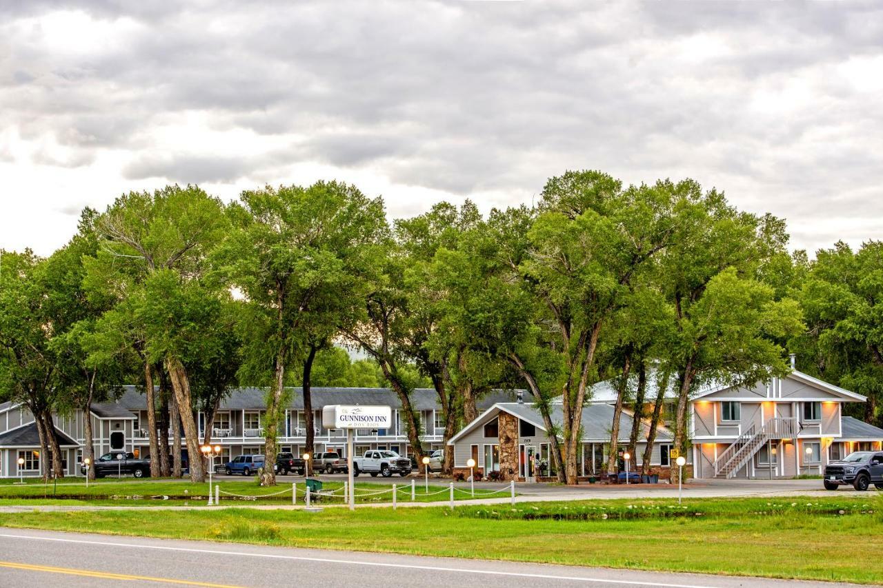 The At Dos Rios Golf Course Inn