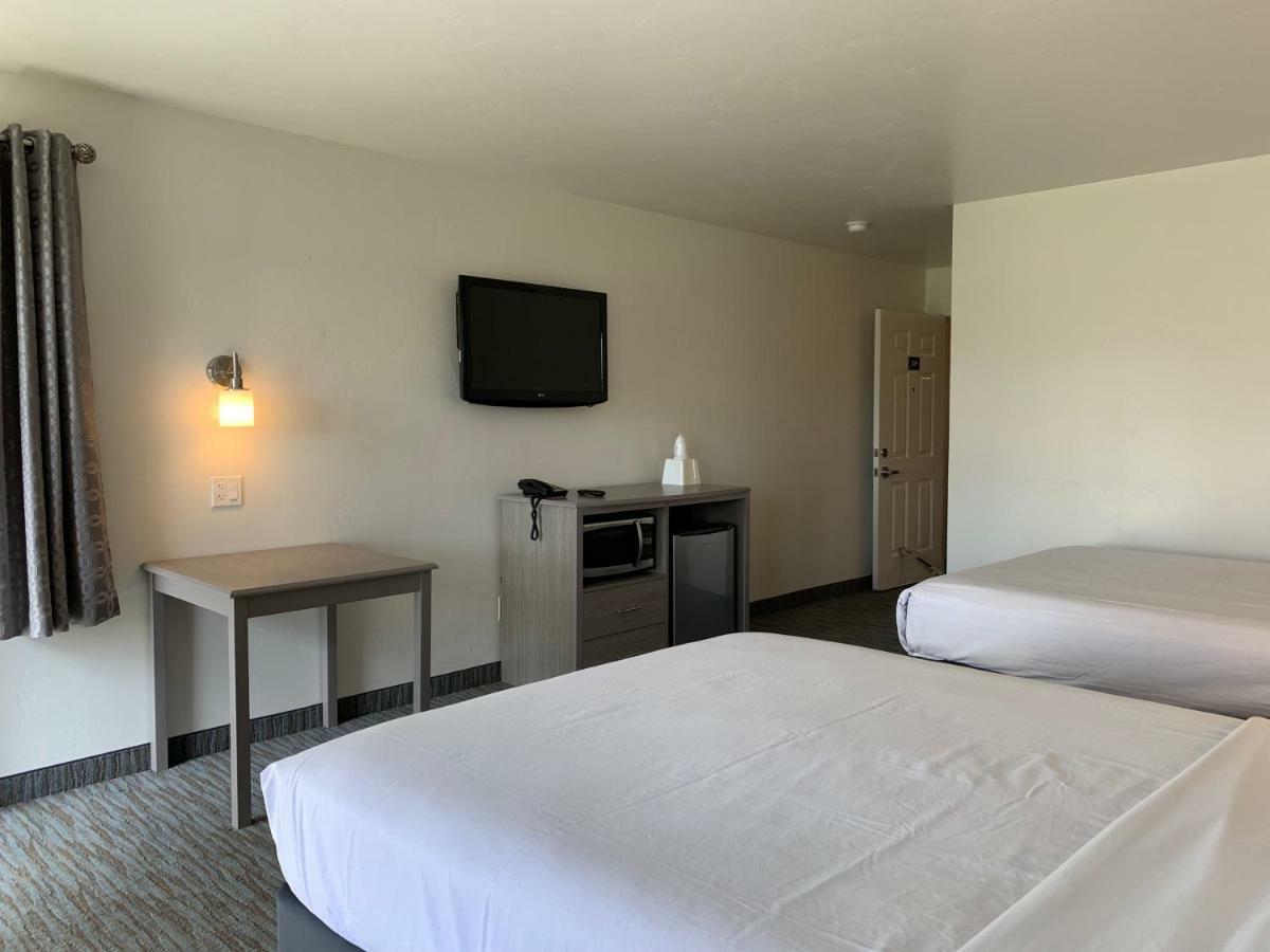 Inn The At Dos Rios Golf Course